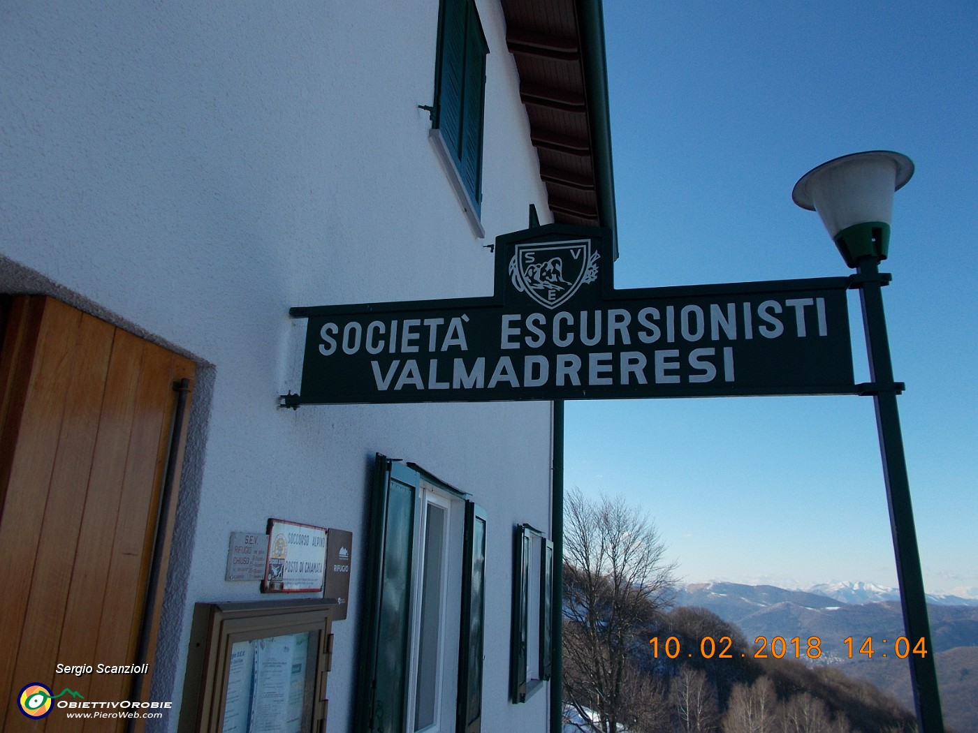 37 UN SALUTO AI VALMADRERESI.JPG